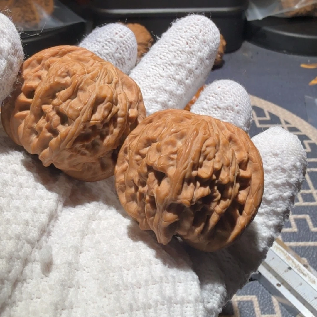 ****技文玩核桃把件磨盘