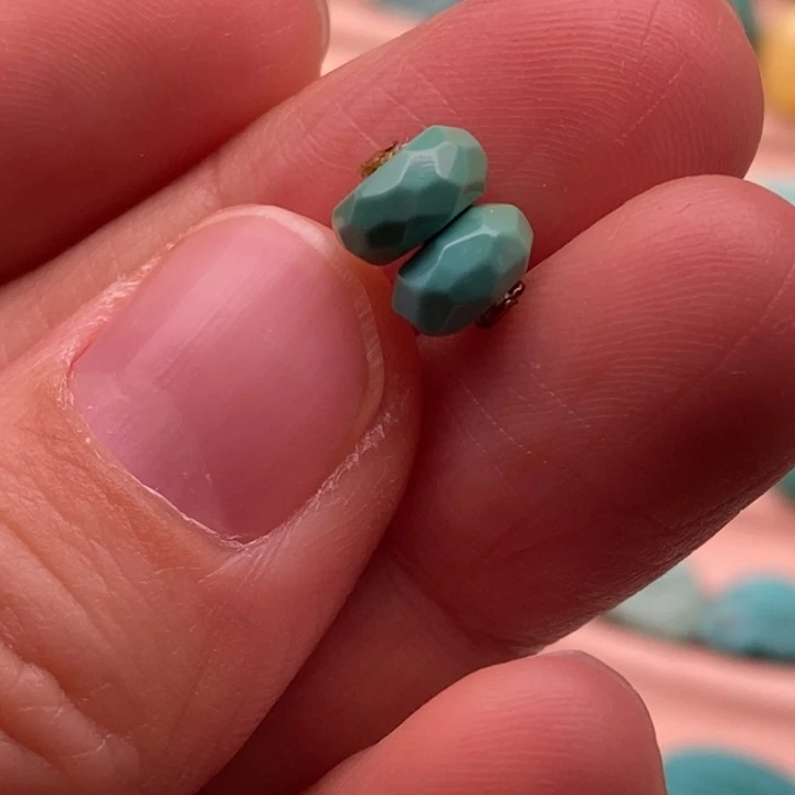 绿松石未镶嵌挂件