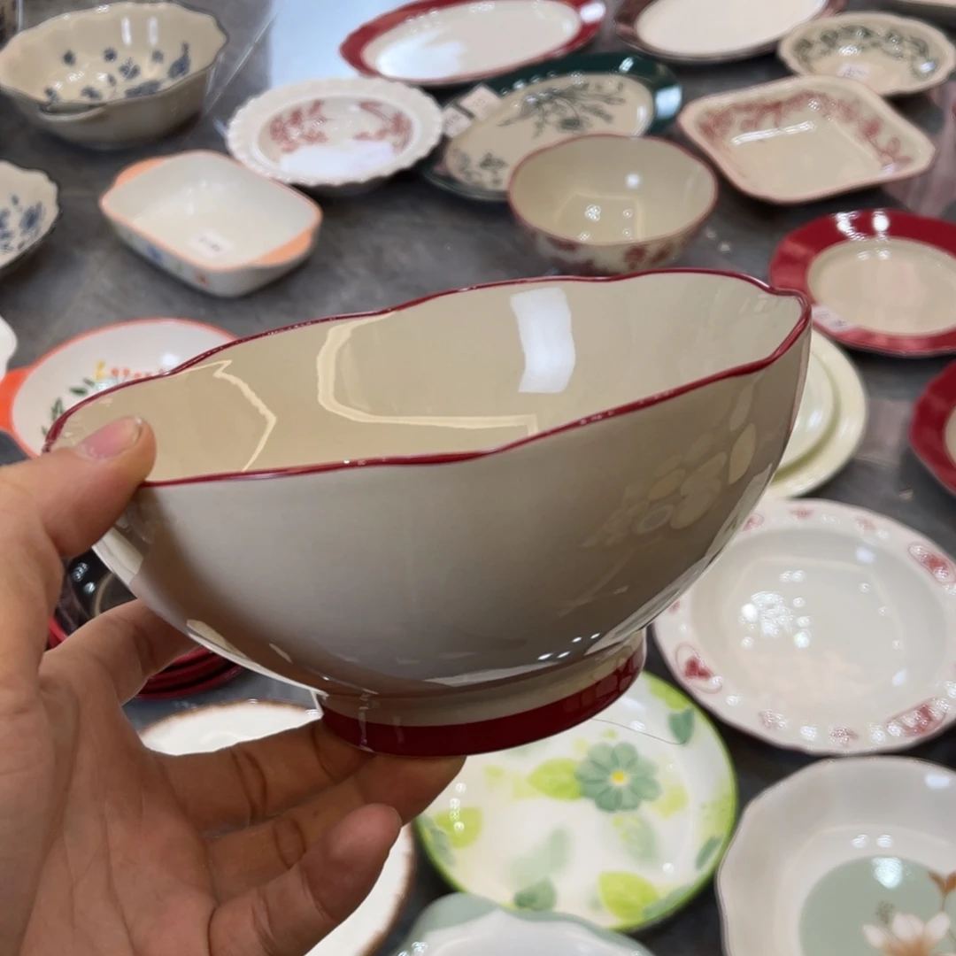 陶瓷微瑕餐具介意勿拍，满18飞！