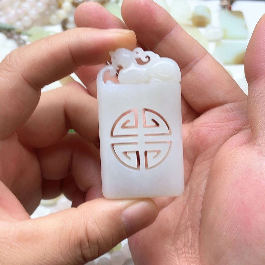 蓝***卫和田玉未镶嵌吊坠(不含链)