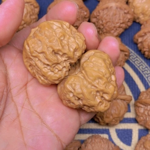 【闪购商品】文玩核桃吊坠夏***情蛙蛙42