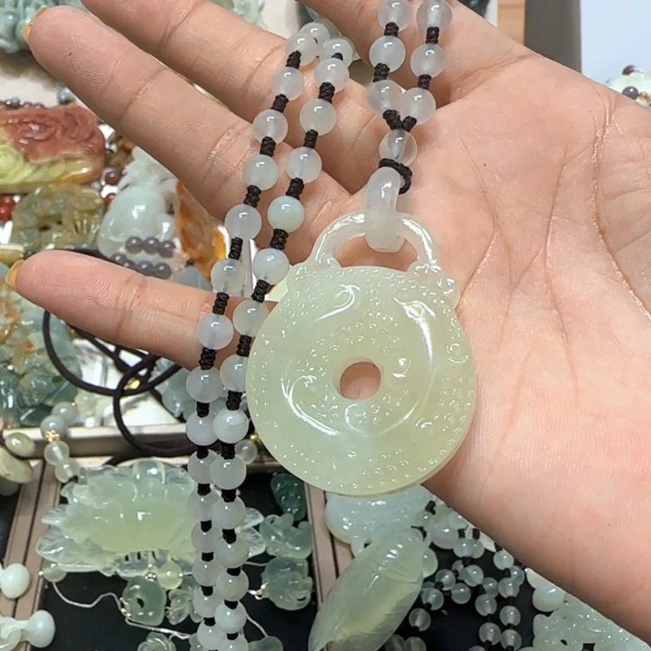 蛇纹石玉未镶嵌吊坠