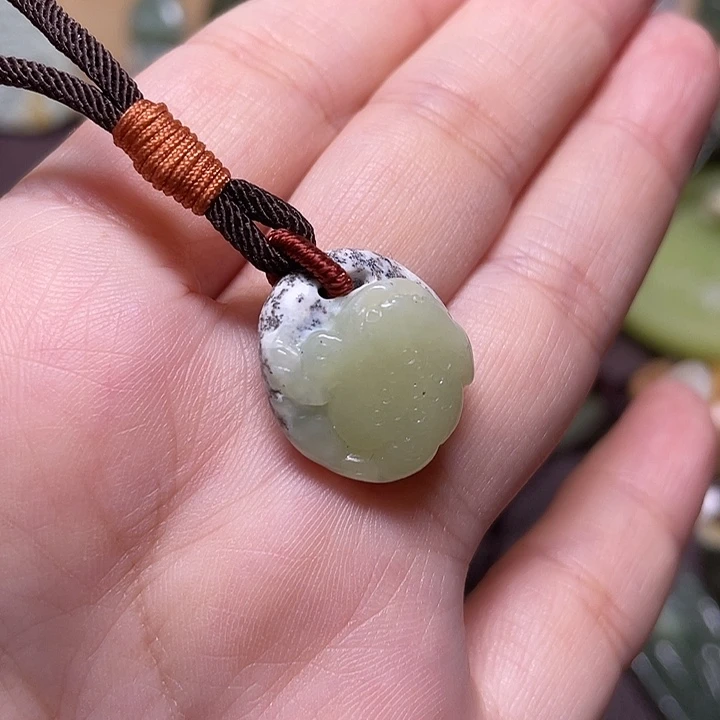 岫岩河磨玉（透闪石质玉）未镶嵌颈饰