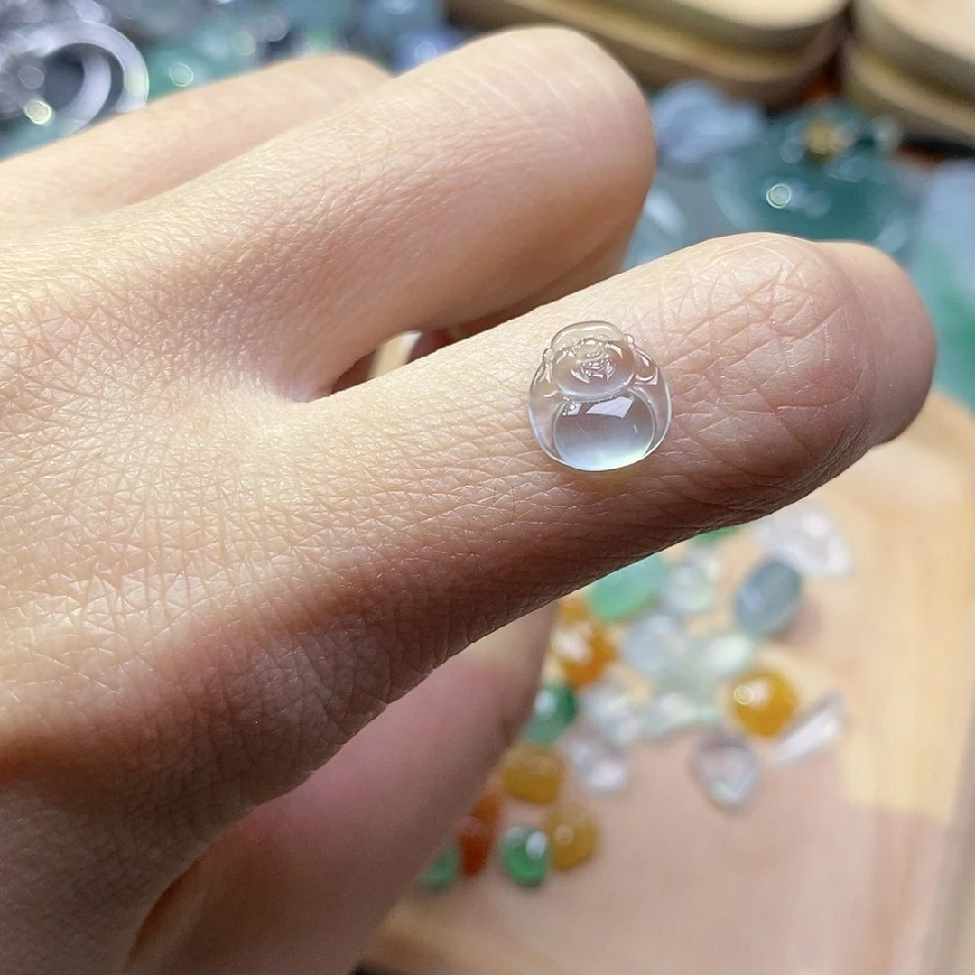 翡翠颈饰未镶嵌翡翠