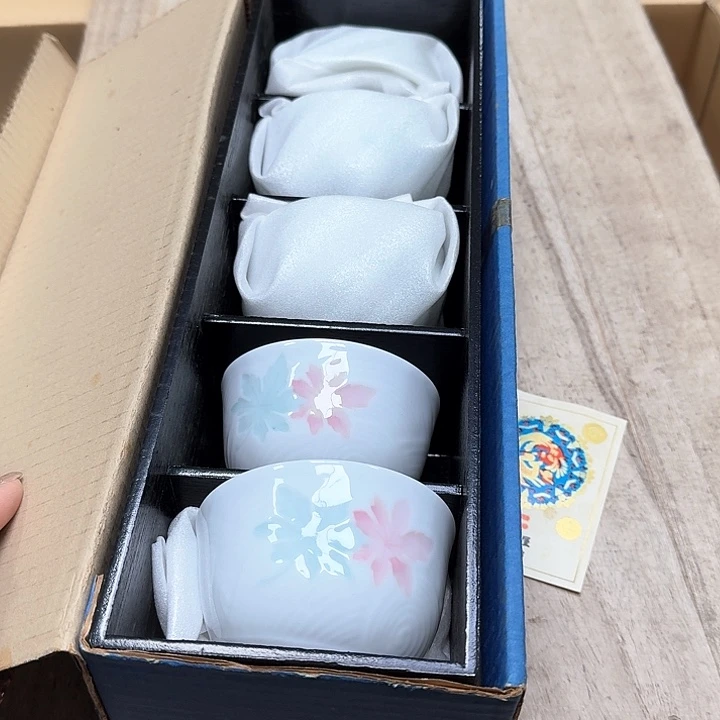 瓷片噗哈哈哈哈哈哈哈哈哈我笑