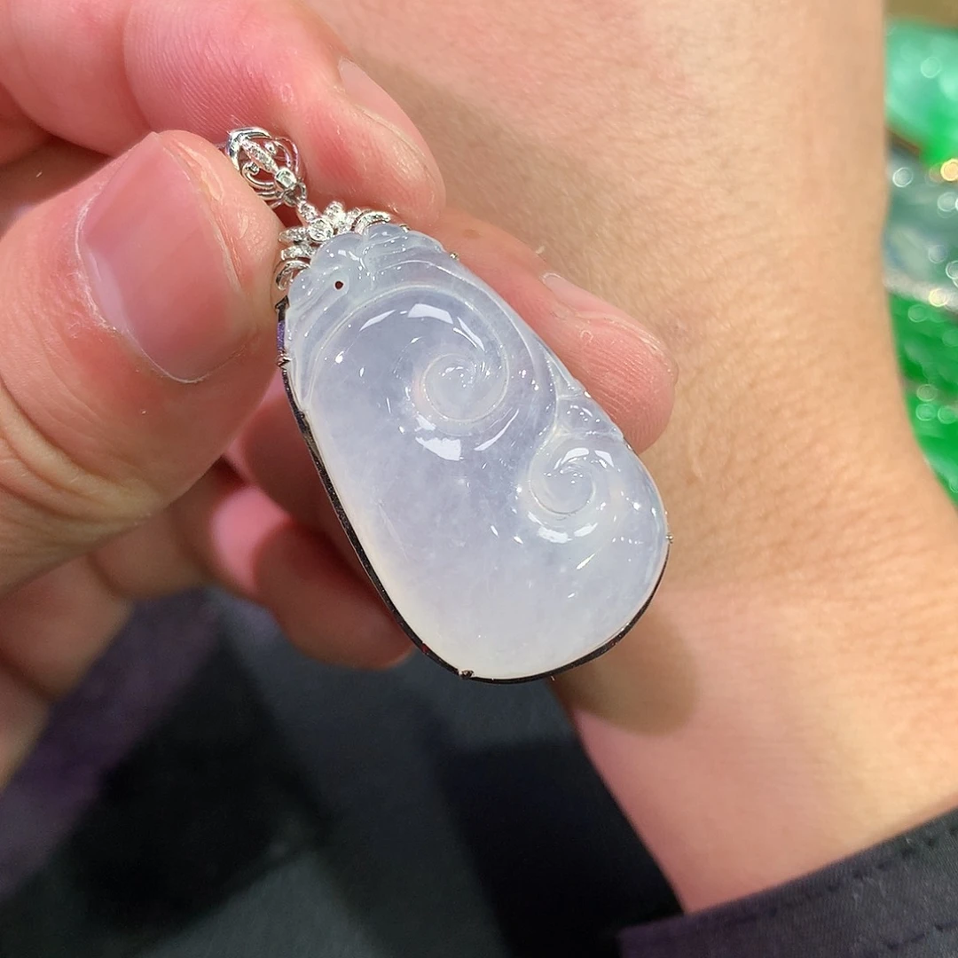 翡翠吊坠(赠链)18K金镶嵌