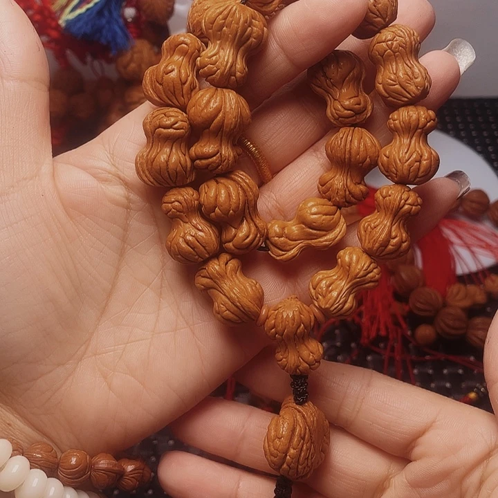 木质类龙纹桃枭挂件