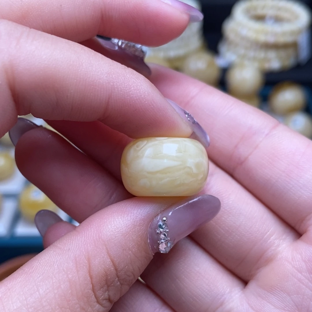 蜜蜡未镶嵌珠宝奇石18.3*12mm