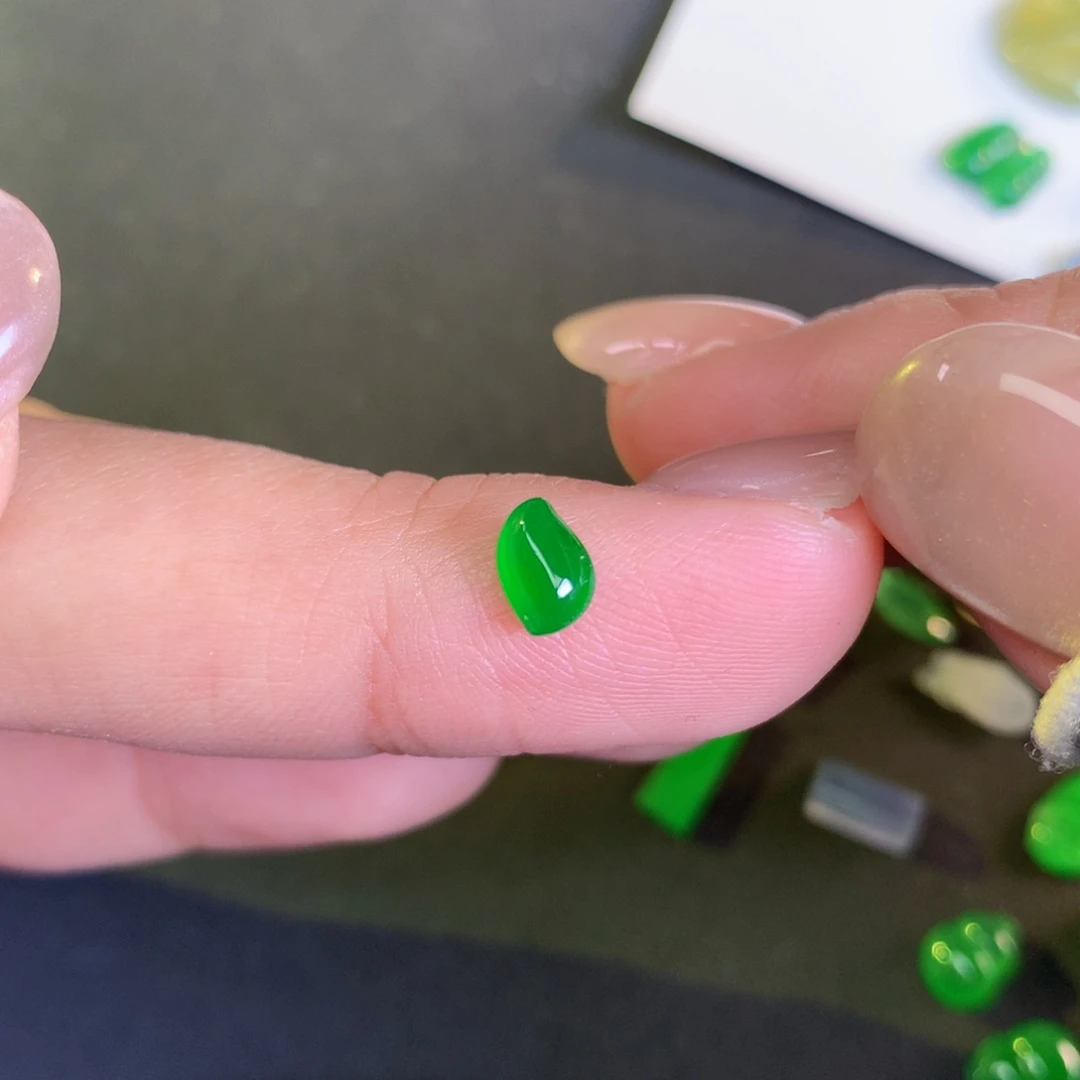 小***e翡翠裸石5.9-4.0-2.5