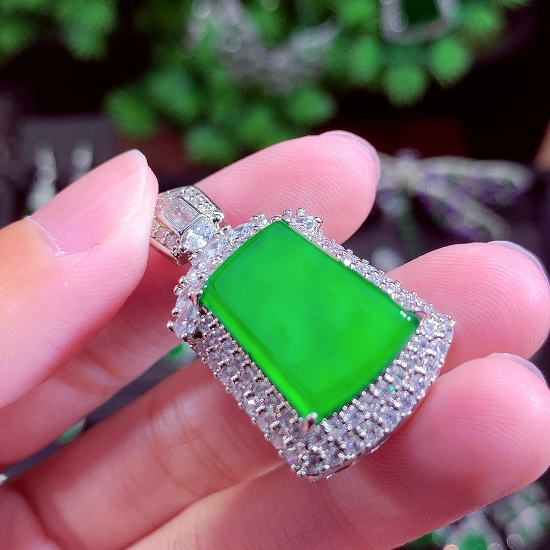 颈饰未镶嵌翡翠天然