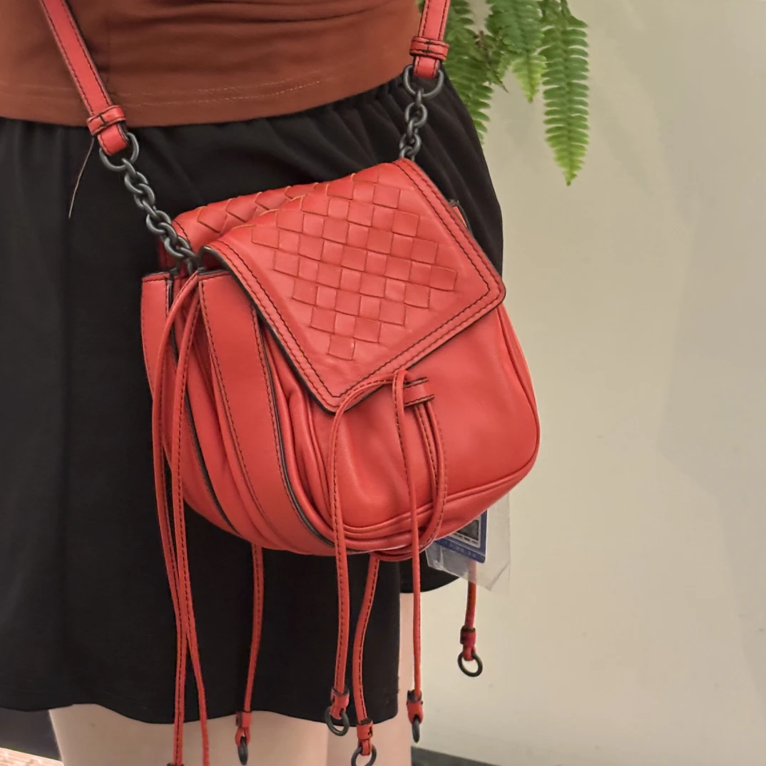 95新 BOTTEGA VENETA/葆蝶家 二手 LL 红色编织流苏斜挎包