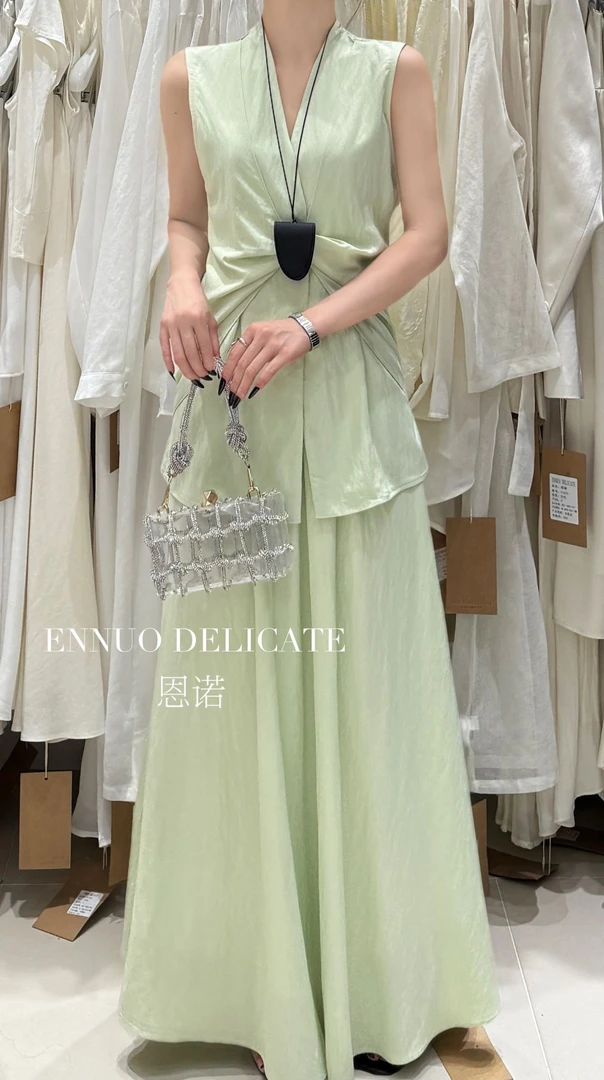 恩诺扭结V领无袖显瘦上衣 2227（福福）