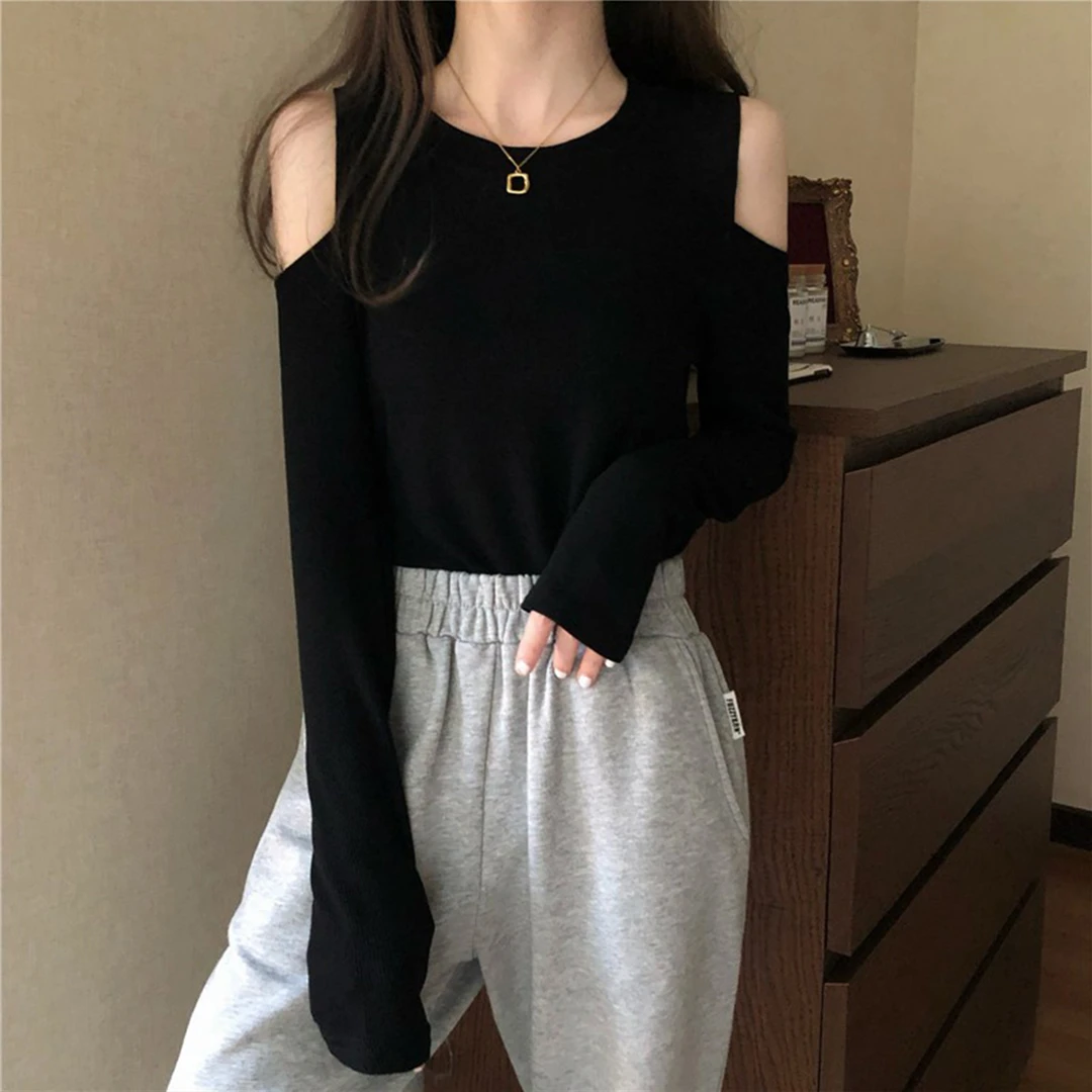 黑色露肩长袖t恤女2025新款早秋设计感上衣休闲短款内搭打底衫