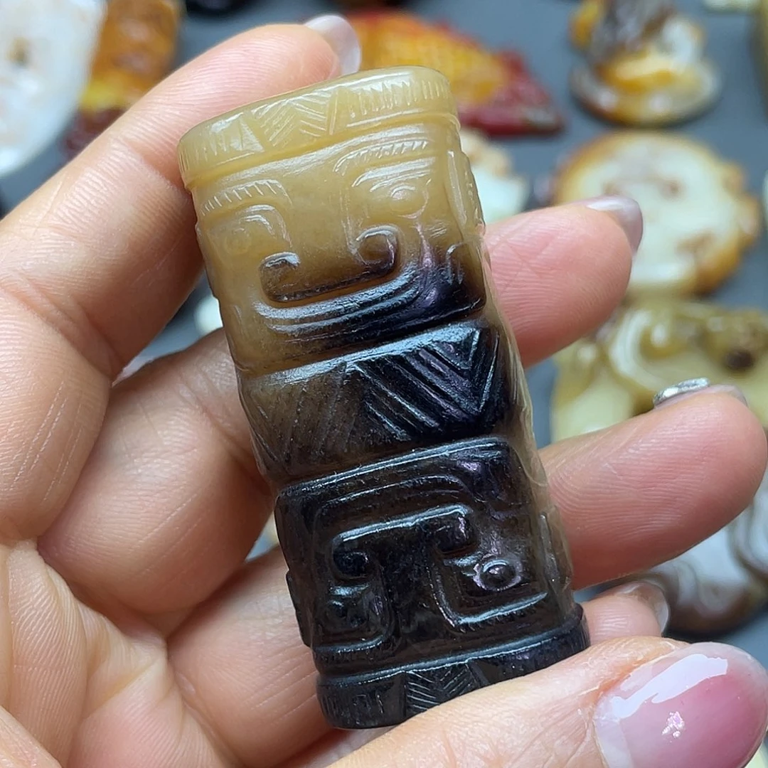 三***建和田玉未镶嵌颈饰