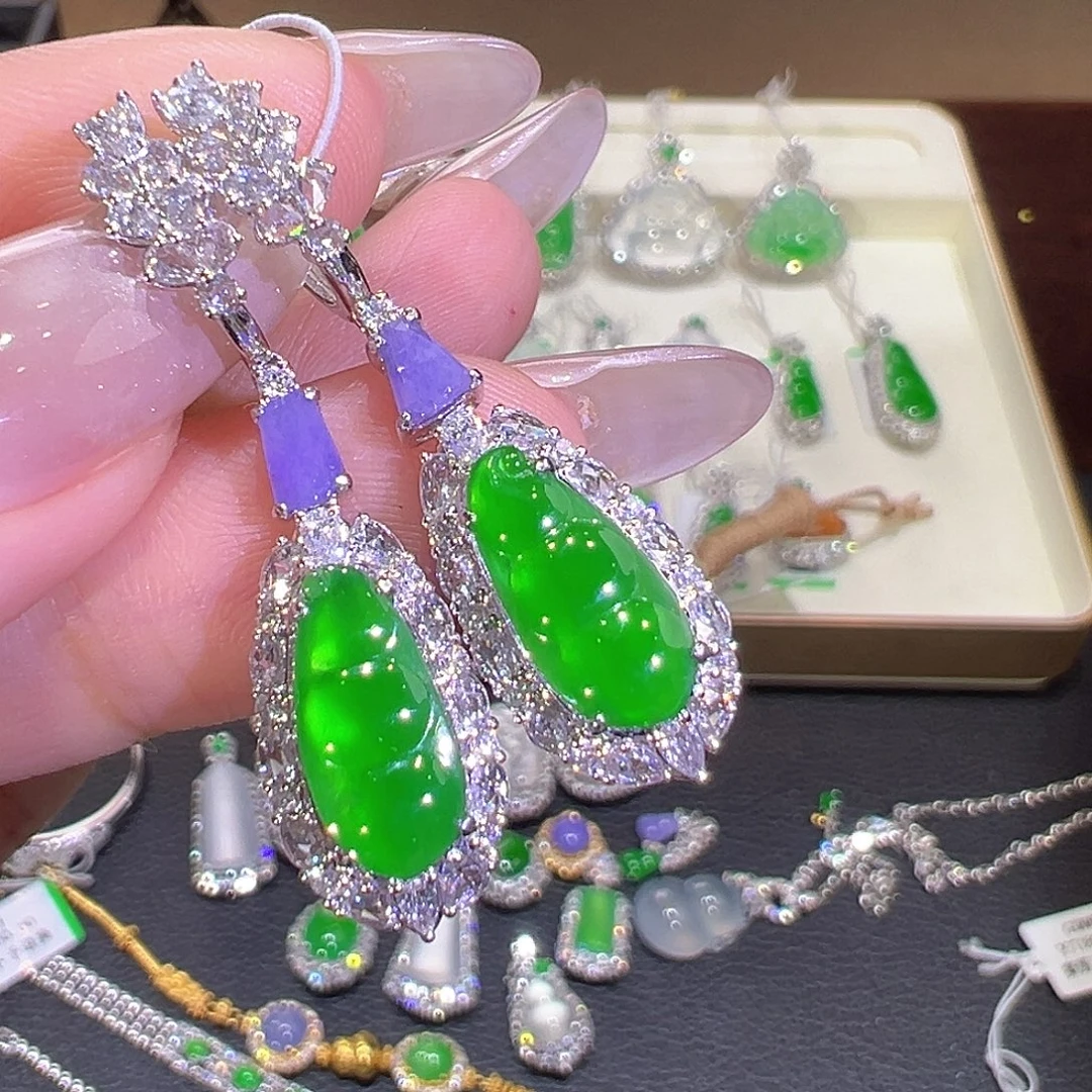 翡翠18K金镶嵌耳环翡翠