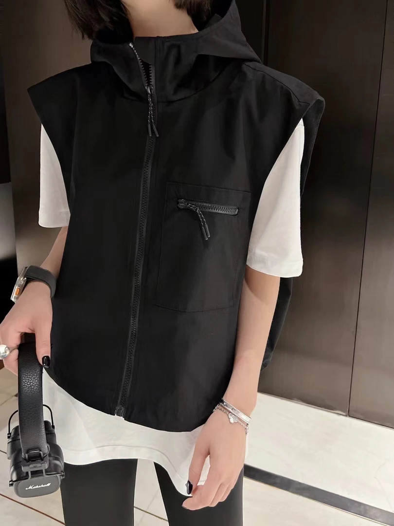 春秋款 连帽黑马甲