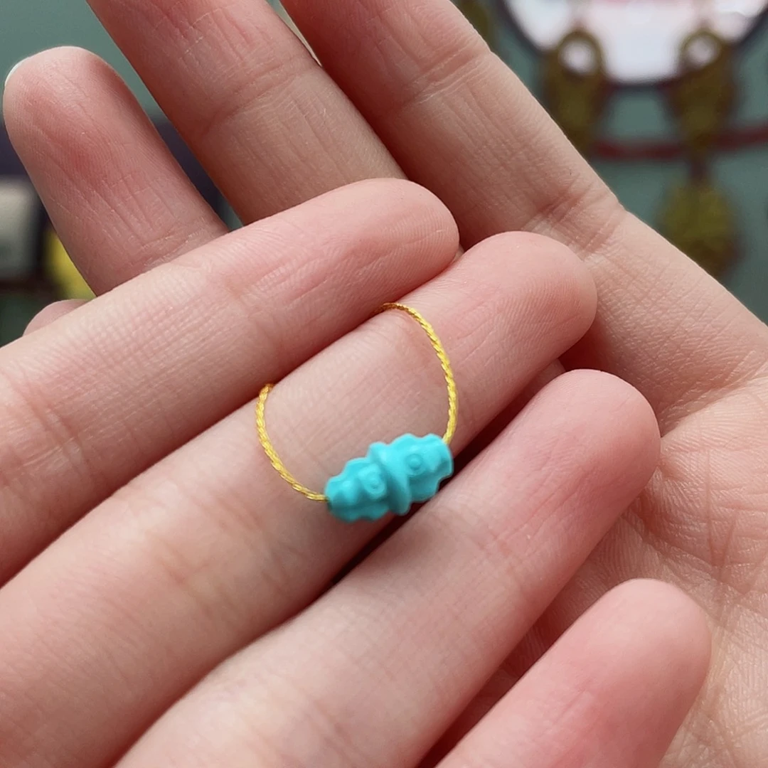 绿松石颈饰未镶嵌