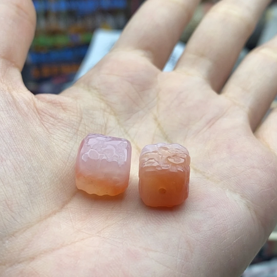 玛瑙/玉髓未镶嵌珠宝半成品一个方隔珠12MME284