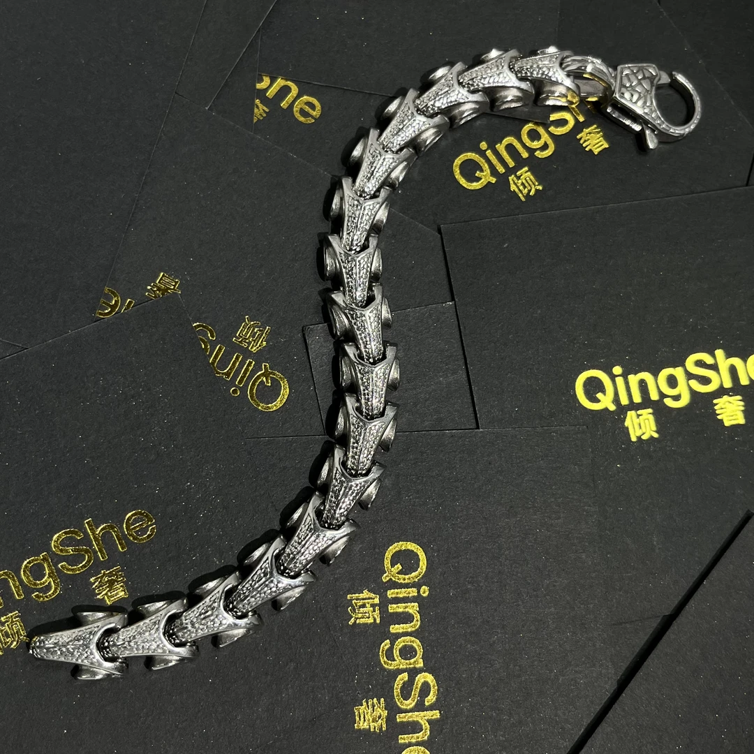 钛钢手链 龙背手链高碳钛钢轻奢气质时尚手工编织重工街头