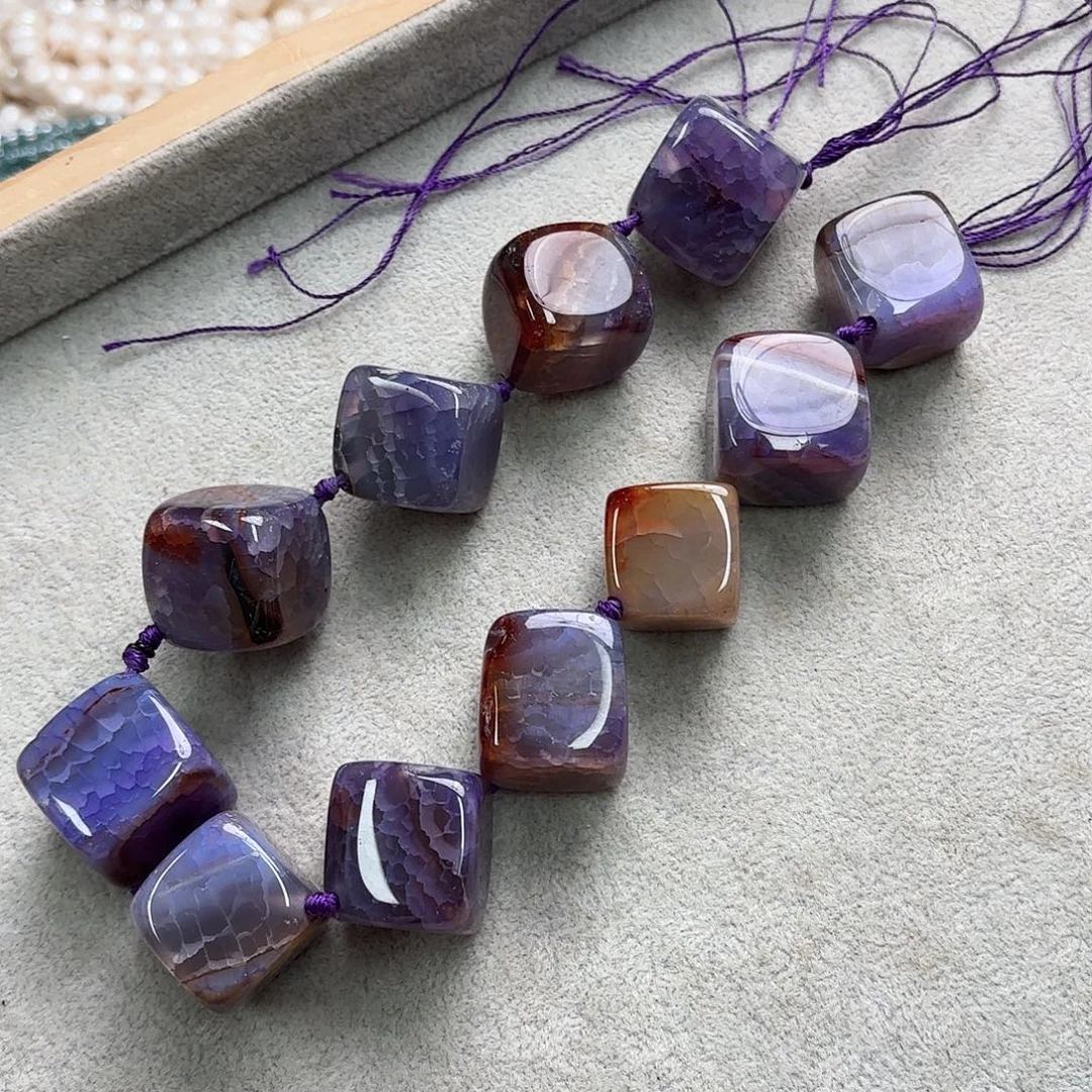 木****玛瑙/玉髓未镶嵌珠宝半成品玛瑙