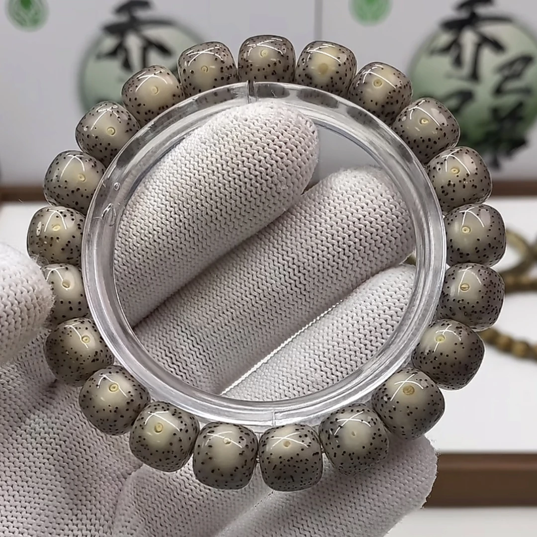 128 石玉料灰冰星月菩提手串 11*10mm