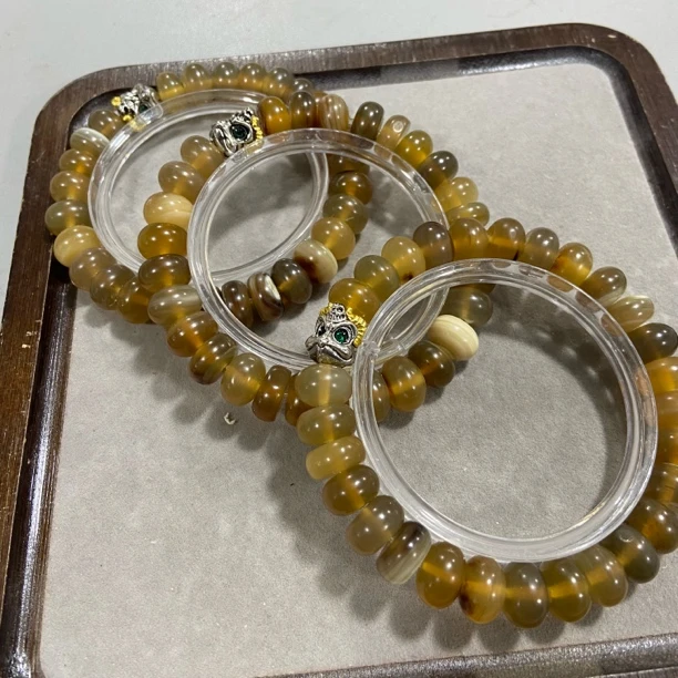 B741羊角  单圈手串大鹏配饰款（非牛骨）（底色多样性发其一）