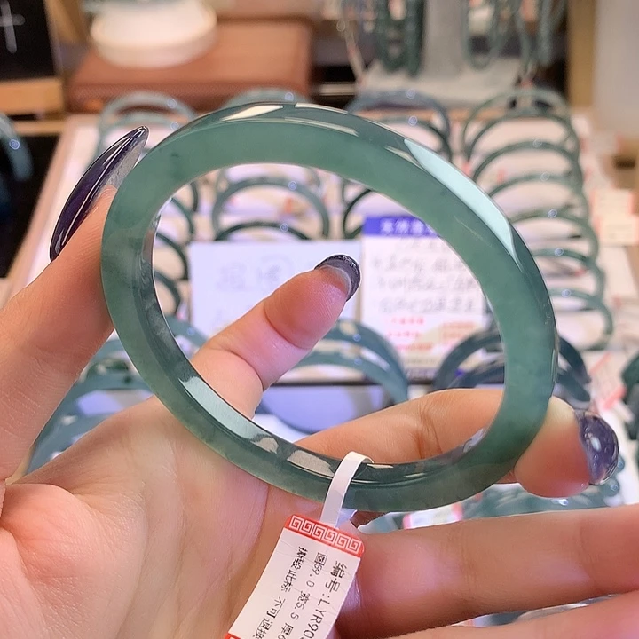 翡翠未镶嵌手镯59