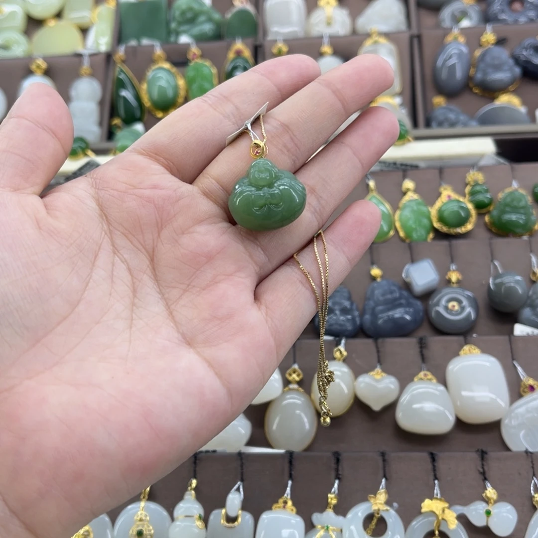 和田玉18K金镶嵌吊坠(赠链)