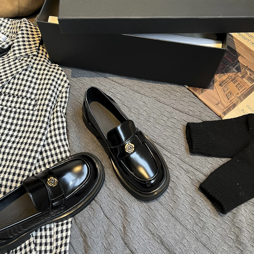 【成都天歌】成都纯手工真皮丨软底软面丨时尚百搭山茶花乐福鞋6036