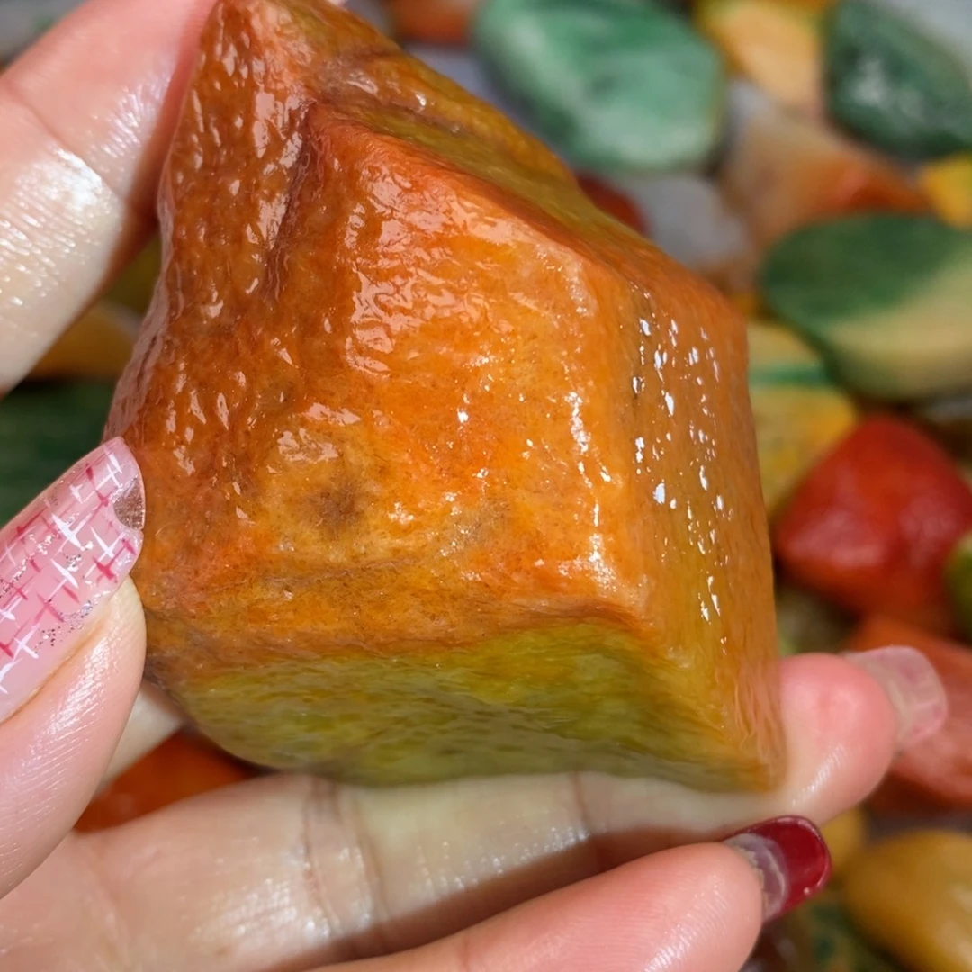 翡翠颈饰未镶嵌柴****商