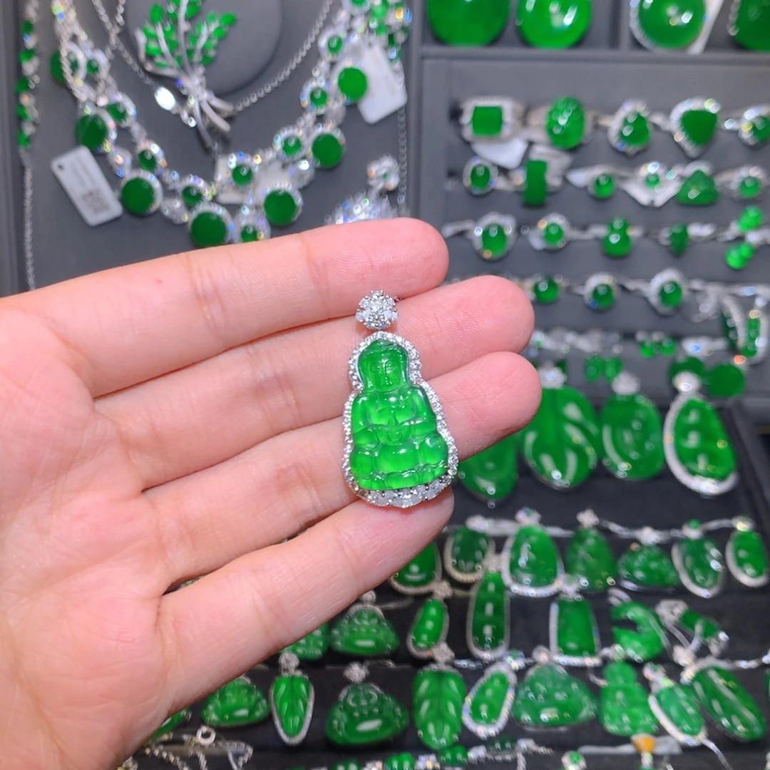 翡翠18K金镶嵌颈饰观音吊坠