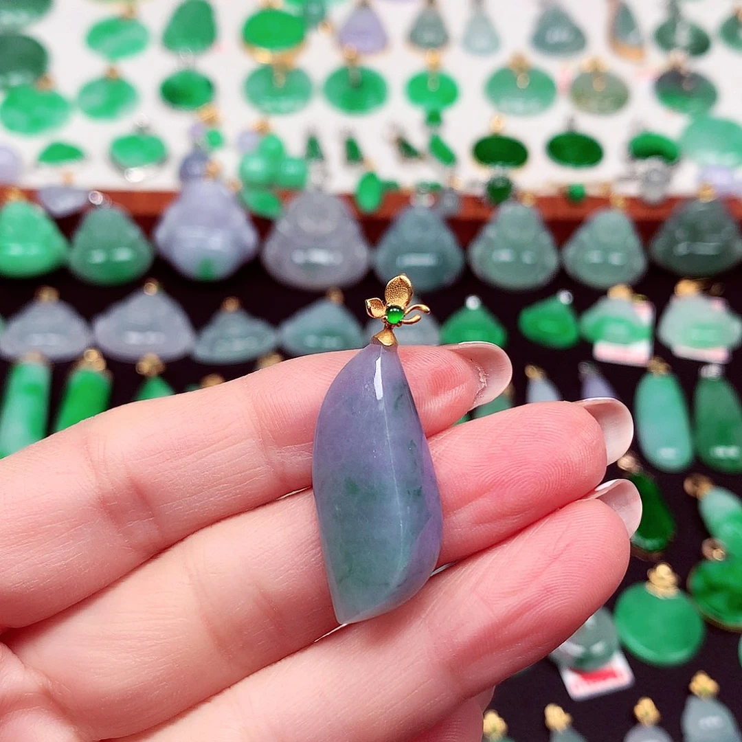 翡翠18K金镶嵌颈饰