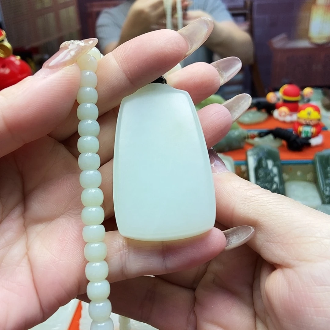 颈饰未镶嵌和田玉小**✔