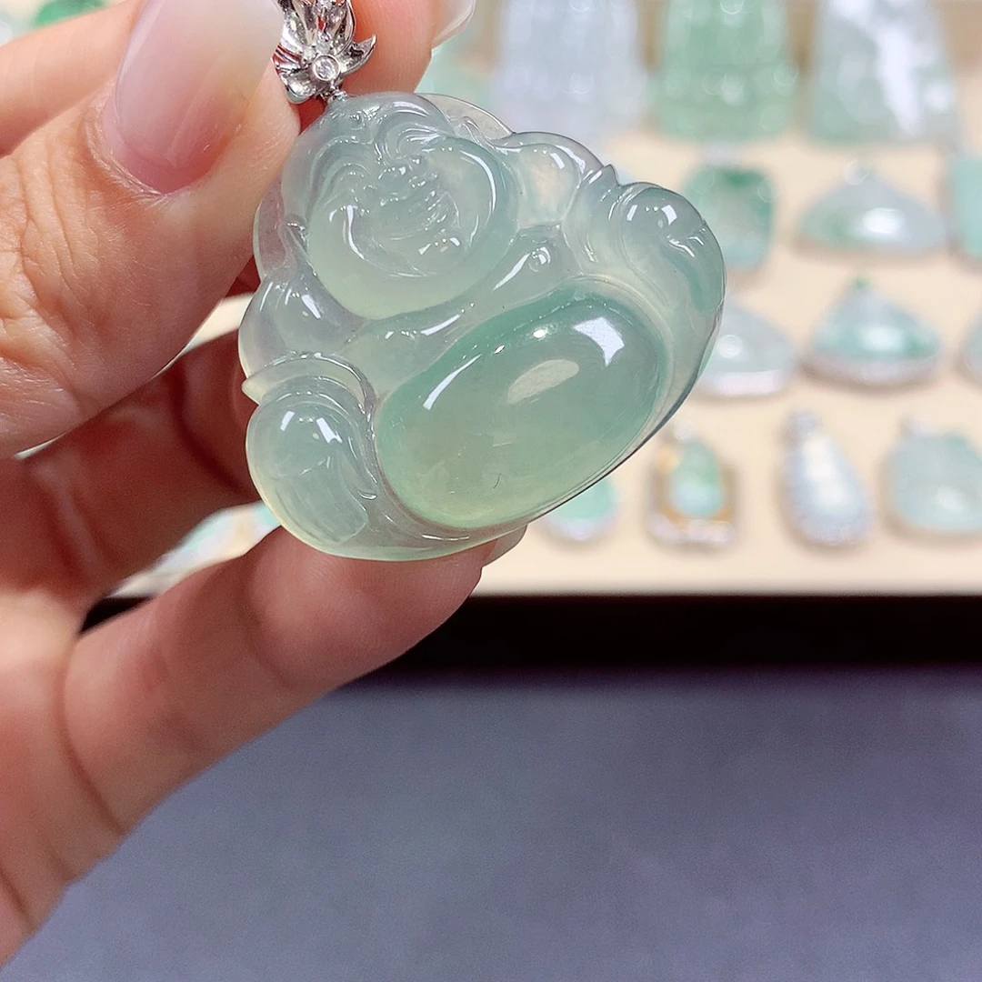 翡翠18K金镶嵌颈饰翡翠