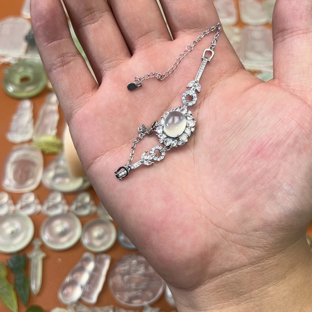 ****️蛇纹石玉未镶嵌颈饰