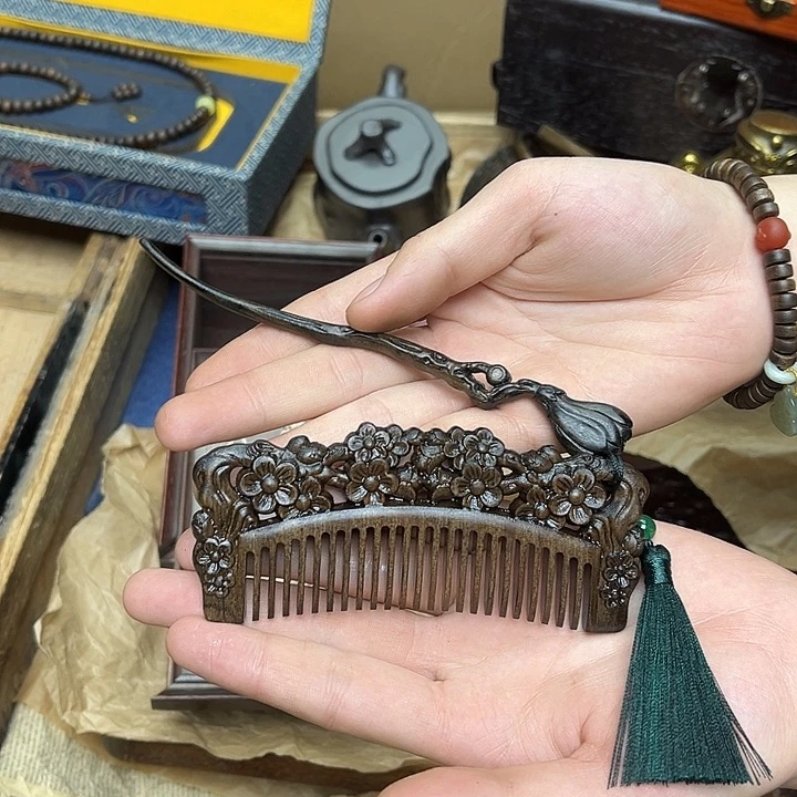 大叶紫檀（黑酸枝木类）