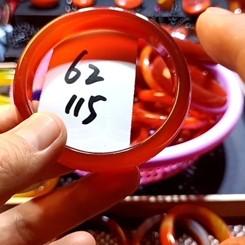 玛瑙/玉髓手镯未镶嵌