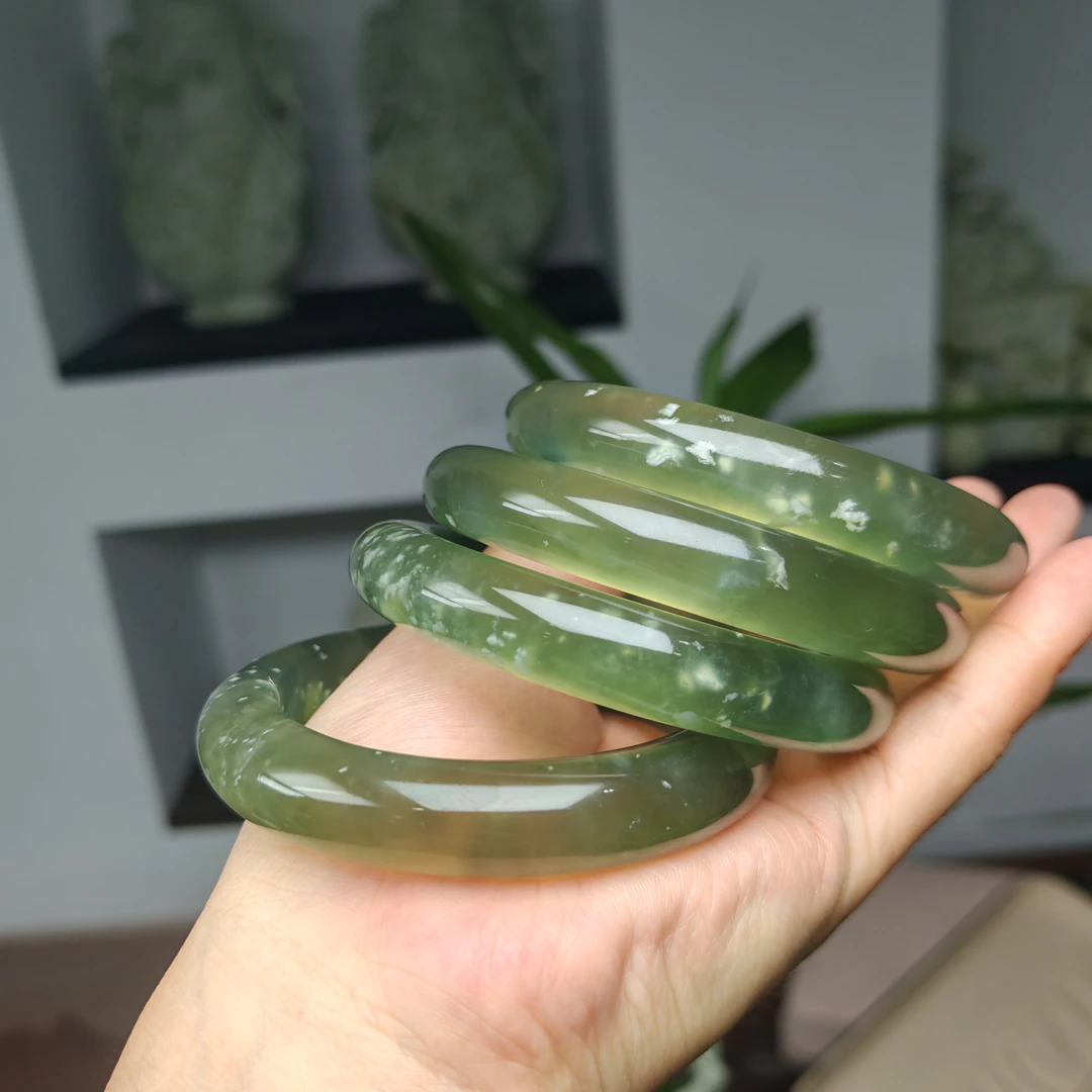 13-14岫玉上品精美冰烟紫暴风雪手镯（随机发货，其中一个）