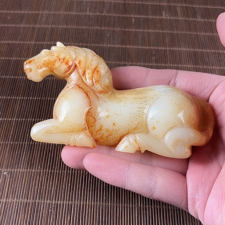 玉***畔和田玉未镶嵌挂件