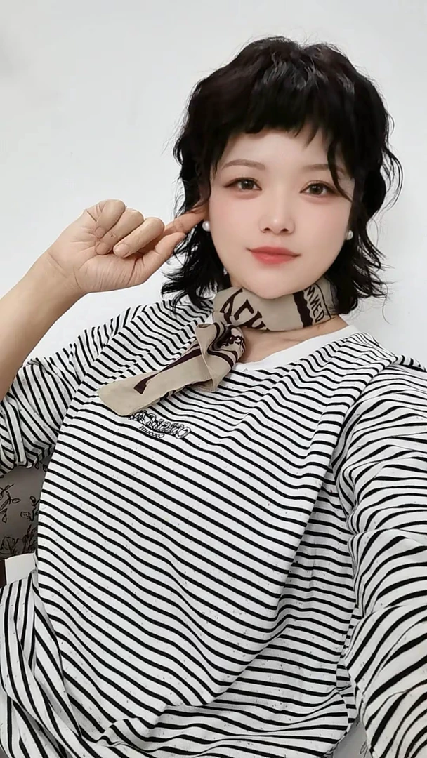 胖妹妹大码女装百搭显瘦手条纹打底衫