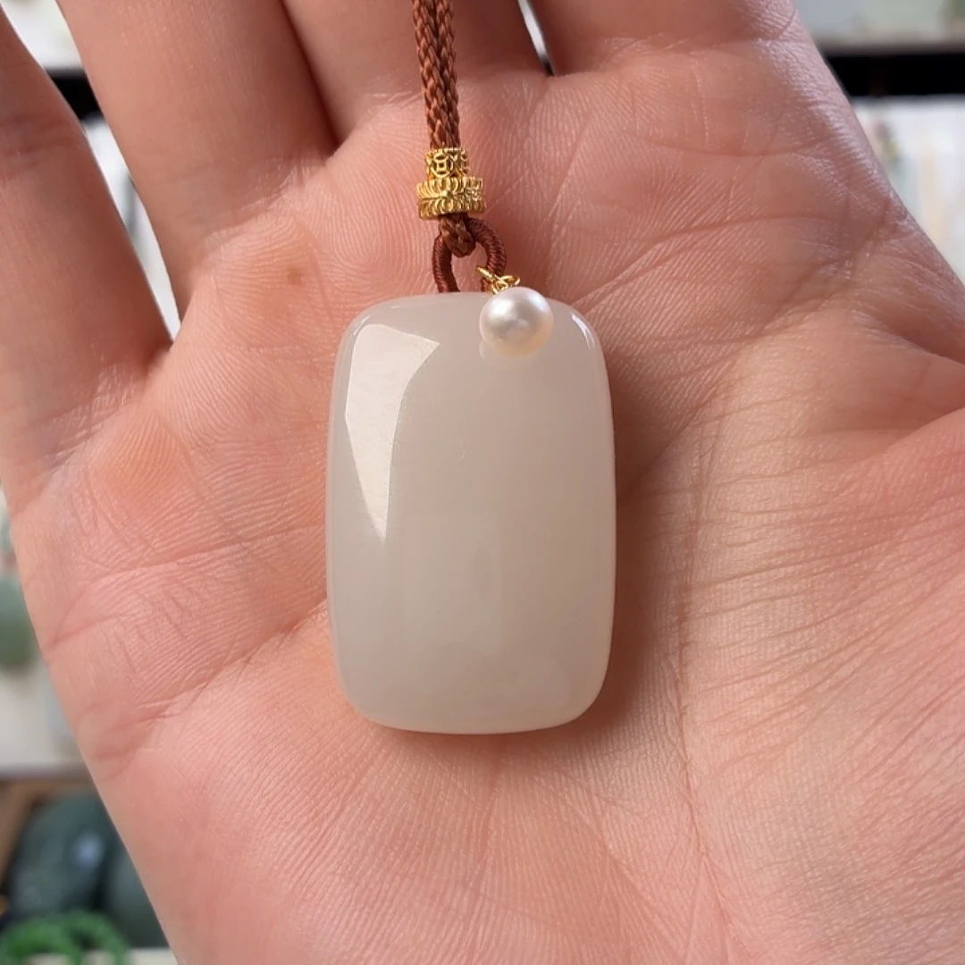 颈饰未镶嵌和田玉天然和田玉藕粉无事牌挂件