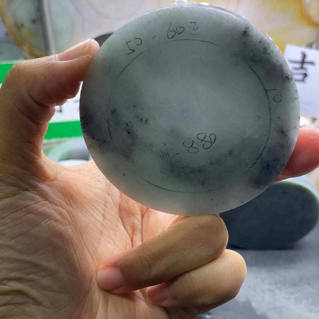 定制翡翠未镶嵌翡翠手镯