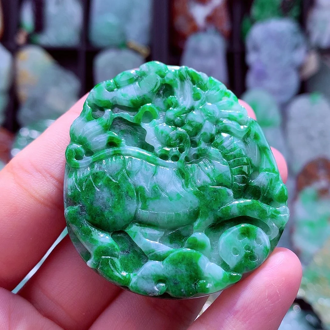 颈饰未镶嵌翡翠天然