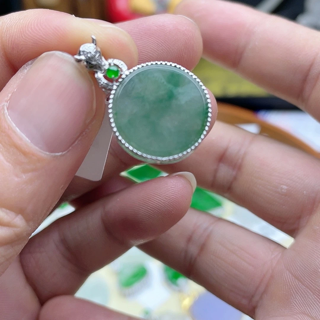 翡翠颈饰18K金镶嵌回流