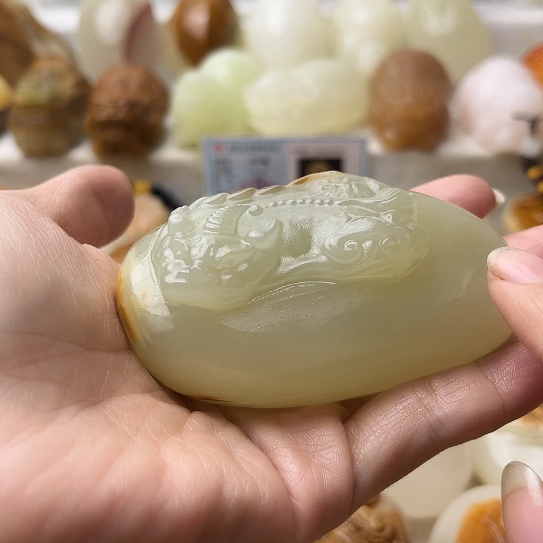 石材方解石手把摆件不退换貔貅