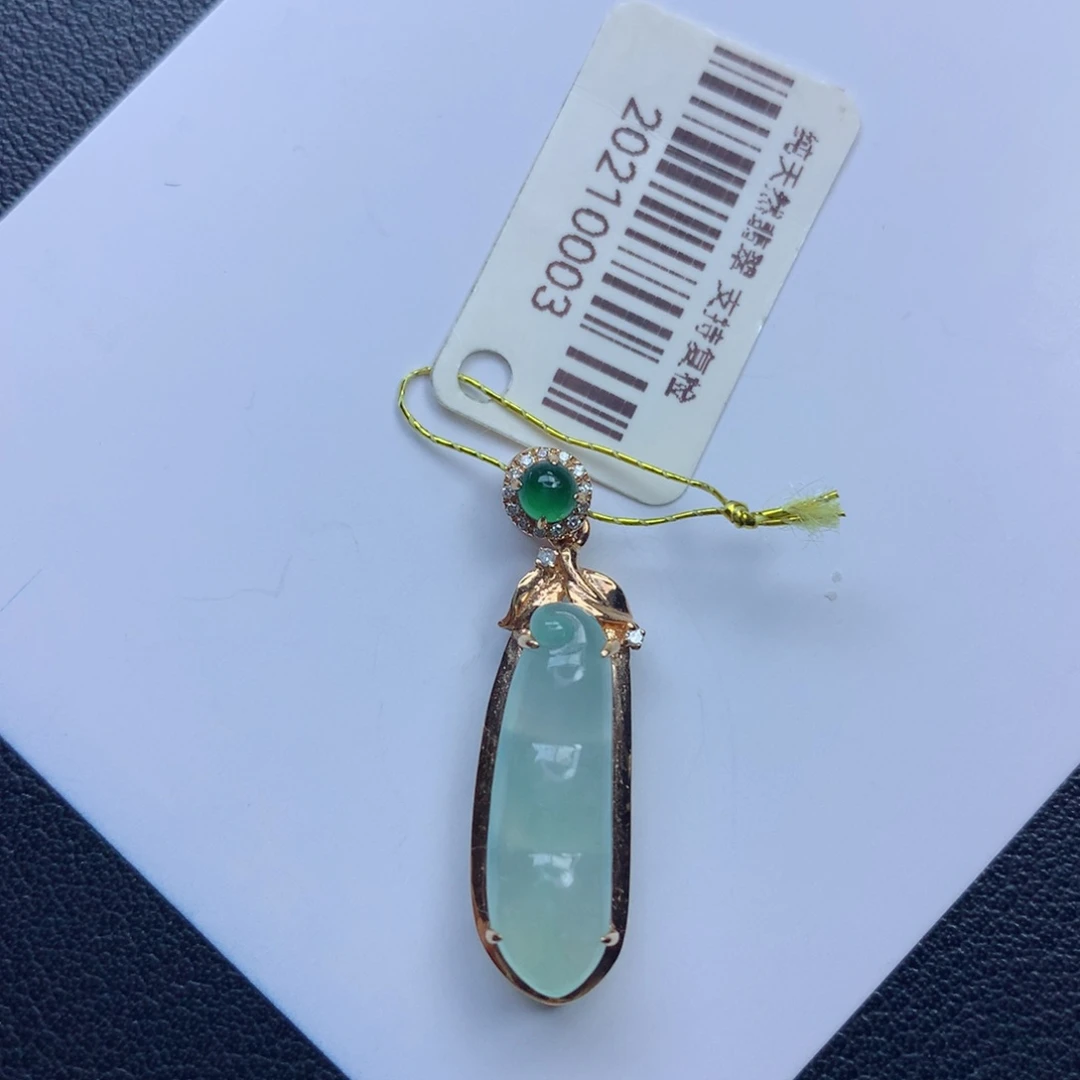 翡翠颈饰未镶嵌福豆