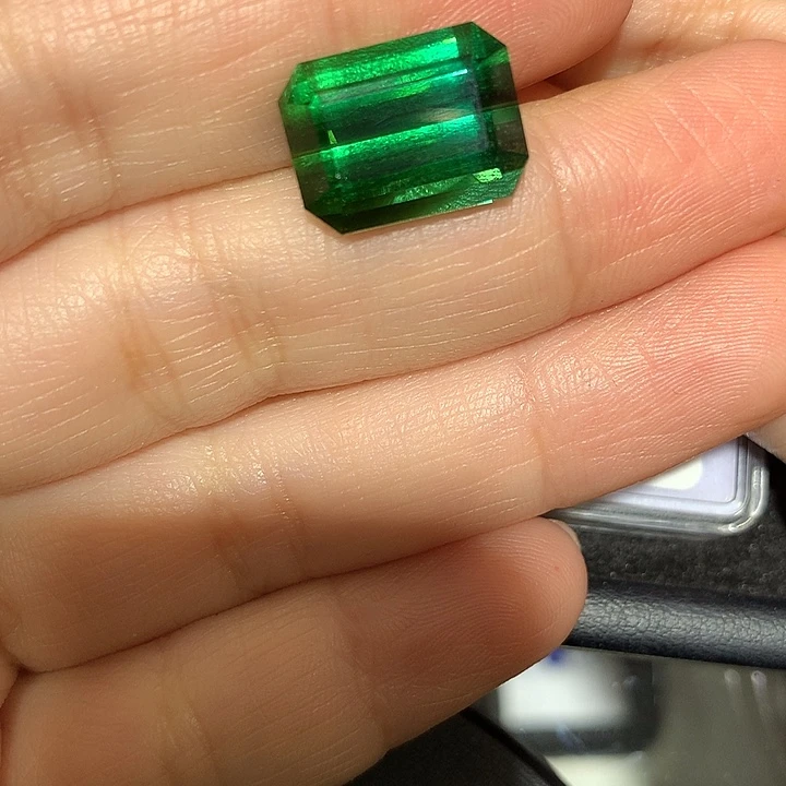 碧玺未镶嵌裸石10.52ct绿碧玺