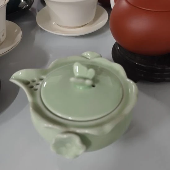 瓷片青瓷手抓壶1111