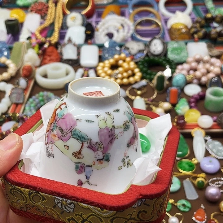 胖***嘟青花彩绘小主人杯