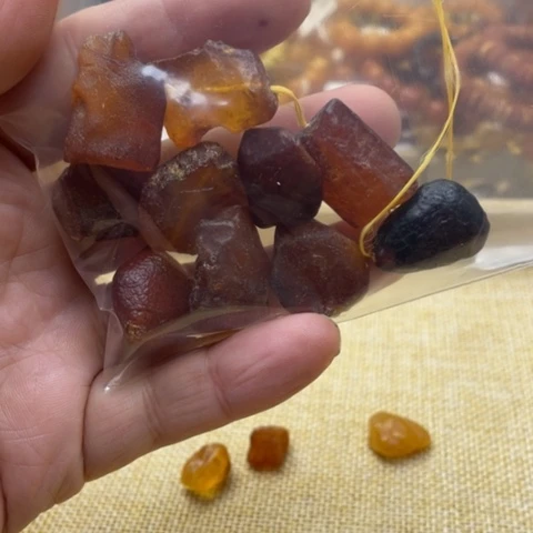 手串琥珀未镶嵌吊坠